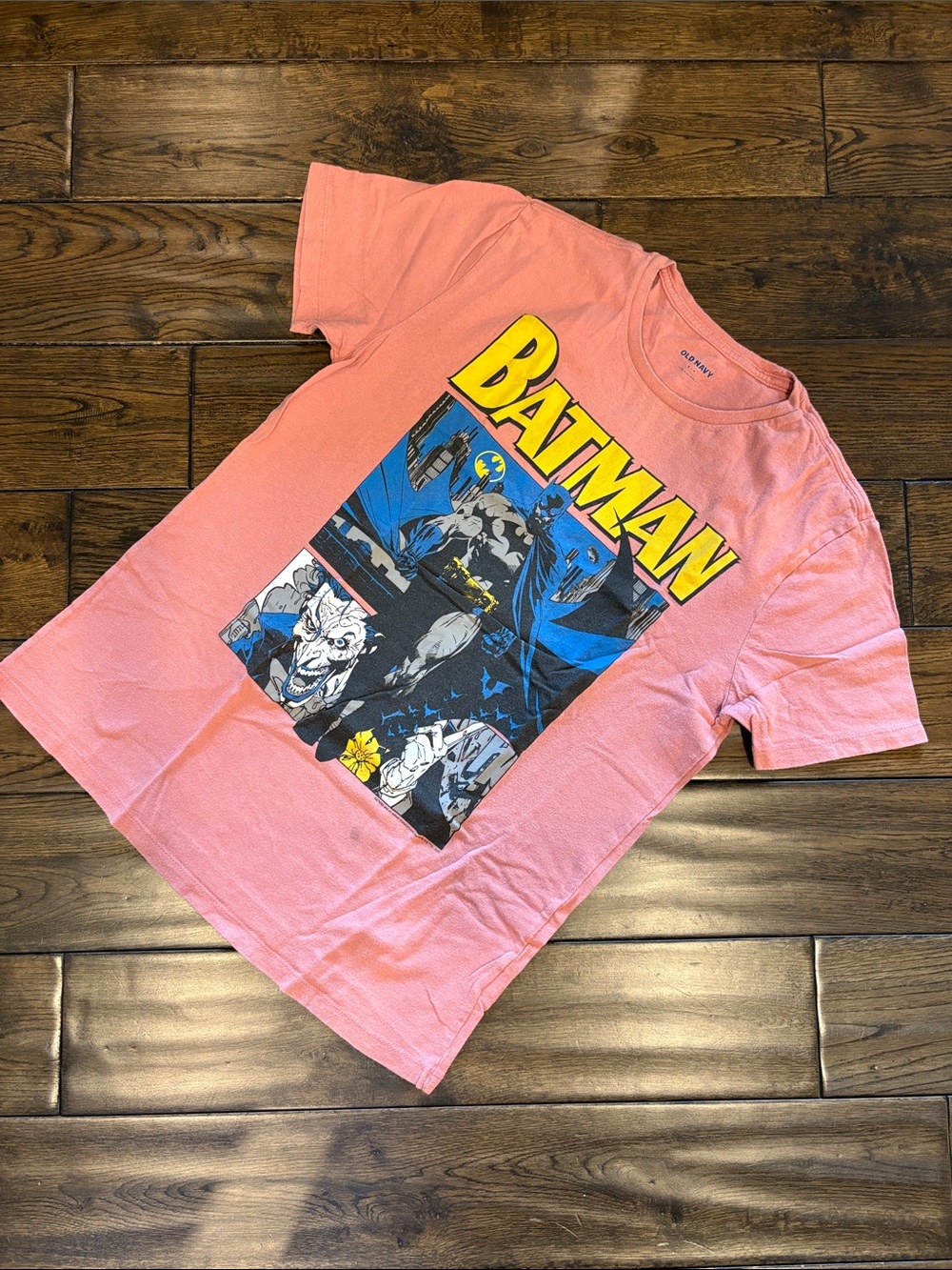 Old Navy Men’s Batman Graphic Short-Sleeve Tee